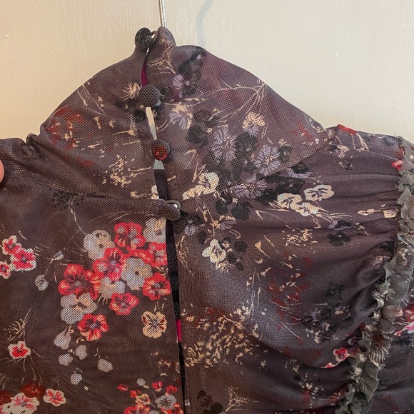 Cinq a Sept Mesh Blouse - Different print then model is wearing - Picture 7 of 7